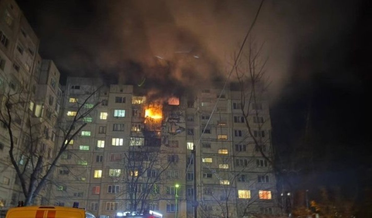 Cephe Hattı Alev Alev